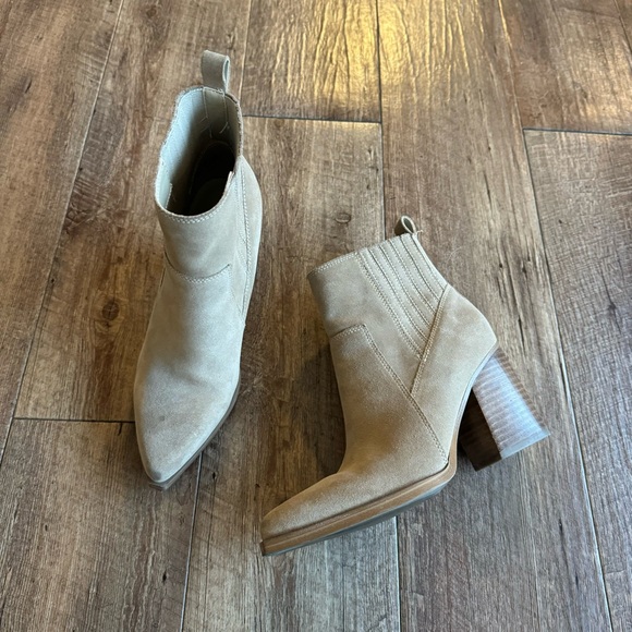 Marc Fisher Marela tan leather pointed toe block heel boots size 6.5 - Picture 1 of 10